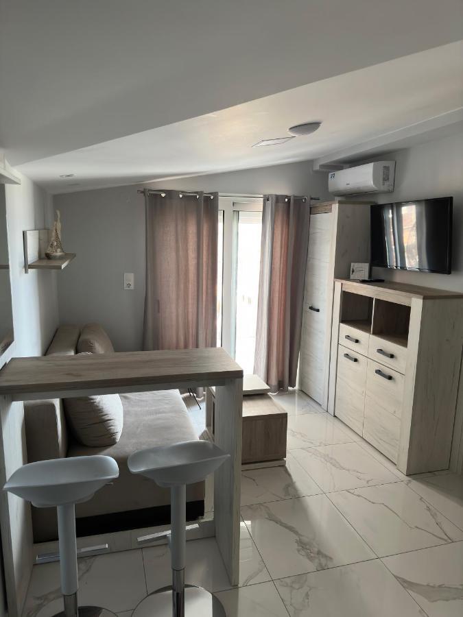 Apartments Nera Paralia-Apartment With Sea View מראה חיצוני תמונה